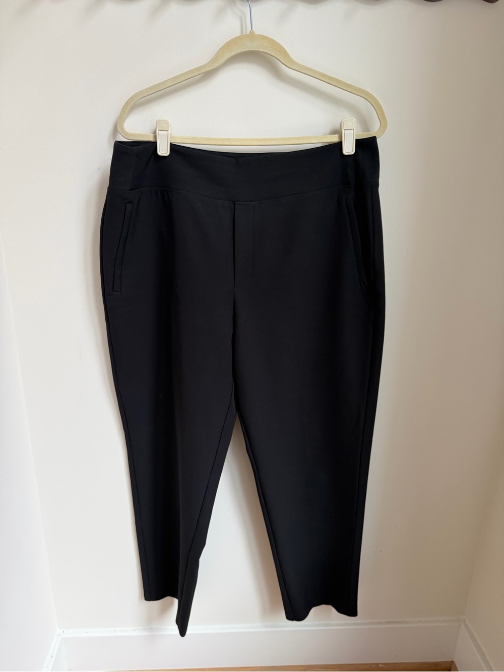 Athleta Black Trekkie North Jogger Size 16